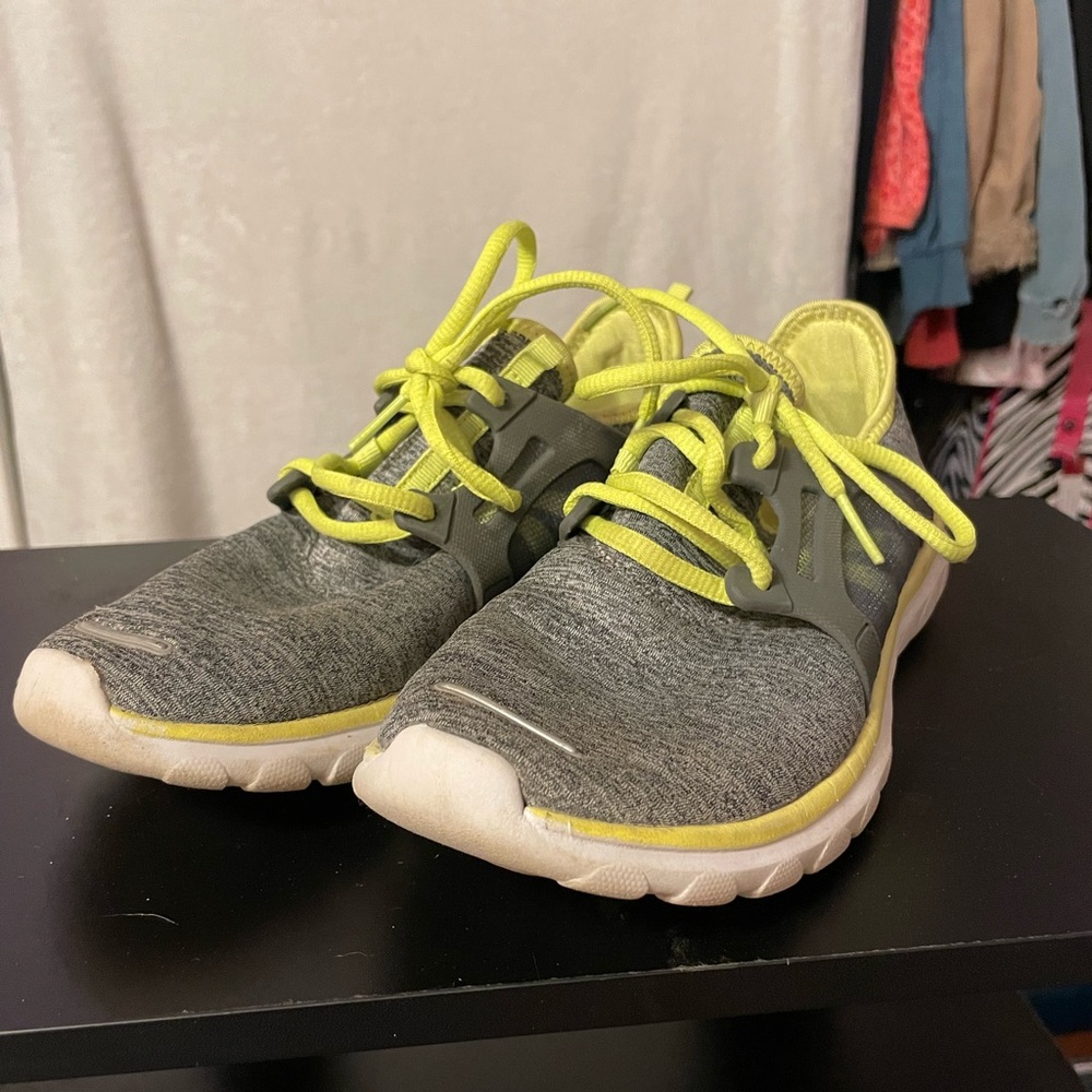 No Brand running shoe